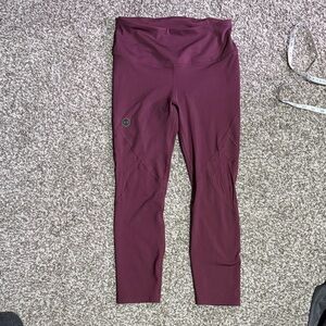 Under Armour Women's Leggings in Burgundy